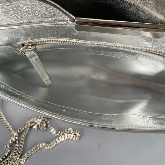 ROGER VIVIER Metallic Silver Textured Leather Clutch Handbag - Picture 5 of 8